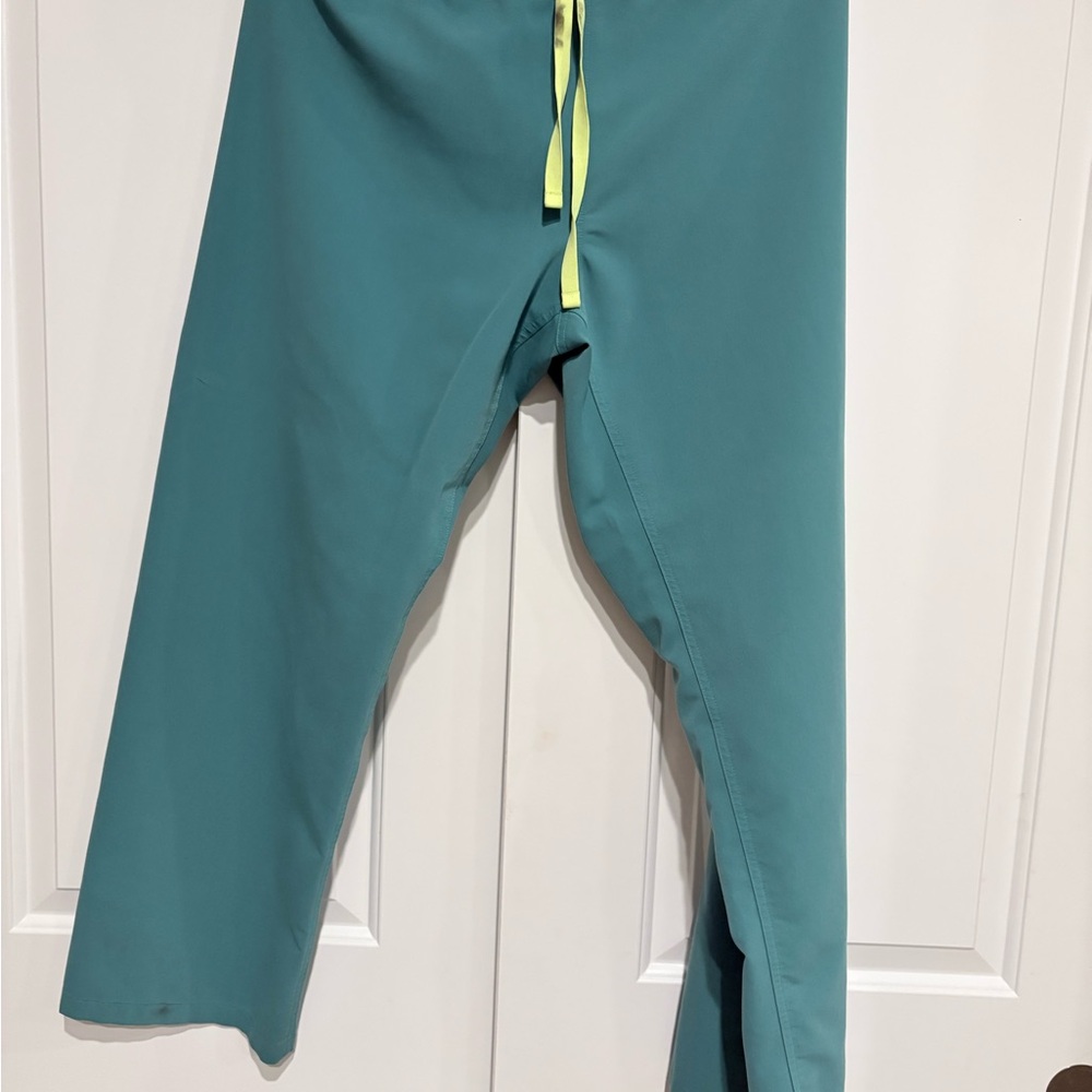 Figs Technical Collection In Marine (Or Cactus), … - image 1